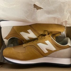 New Balance - never worn-